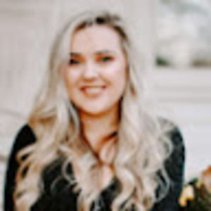 Meet your Posher, Holly